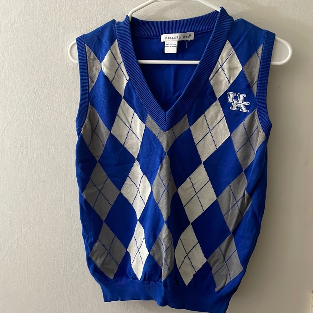 Size S/M Sweater vest never worn, checkered print